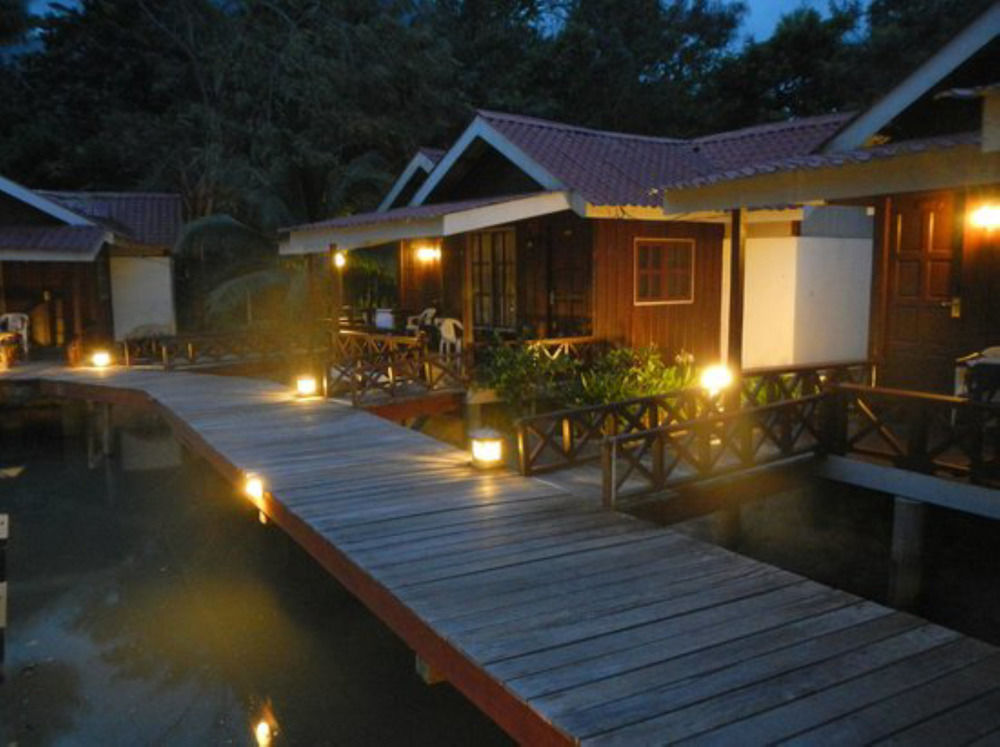 Paya Beach Spa & Dive Resort Kampung Genting Ngoại thất bức ảnh